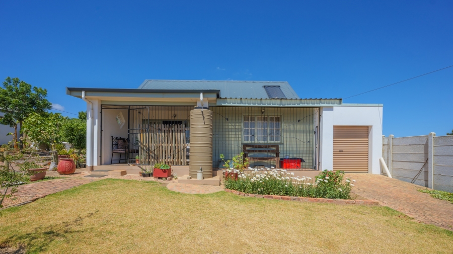 2 Bedroom Property for Sale in Napier Western Cape